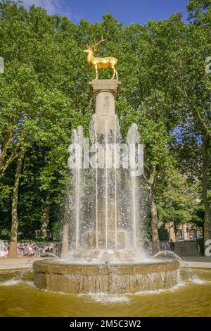 Brunnen Zum Goldenen Hirschen, Rudolph Wilde Park, City Park, Schoeneberg, Tempelhof-Schoeneberg, Berlin, Deutschland Stockfoto