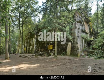 Adolf Hitlers Bunker in den Ruinen der Wolfsschanze (auch Wolfschanze oder Goerlitz), dem militärischen Lagezentrum des Kommandostabs der Stockfoto