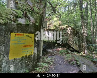 Ruinen der Wolfsschanze (auch Wolfsschanze oder Goerlitz), das militärische Lagezentrum des Kommandostabs der deutschen Wehrmacht. Die Wolfsschanze Stockfoto