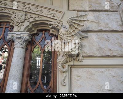 TURIN, ITALIEN - CA. OKTOBER 2022: Drachenskulptur Stockfoto