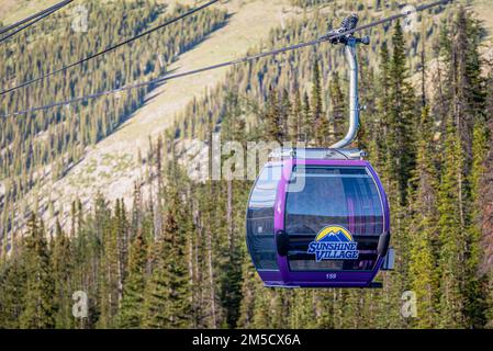 Sunshine Village, Alberta - 6. August 2022: Sunshine Village's Gondola im Sommer Stockfoto