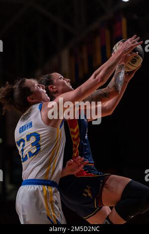 Adelaide, Australien. 28. Dezember 2022. Adelaide, Südaustralien, Dezember 28. 2022: Marena Whittle (21 Adelaide Lightning) fährt während des Cygnett WNBL-Spiels zwischen Adelaide Lightning und Bendigo Spirit in der Adelaide Arena in Adelaide, Australien, zum Korb. (NOE Llamas/SPP) Guthaben: SPP Sport Press Photo. Alamy Live News Stockfoto