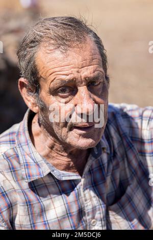 Porträt von Pedro, einem pensionierten Hirten am Dreschtag, Dia de la trilla im Ecomuseo in San Jose de Los Llanos, El Tanque, Teneriffa, Kanarische Inseln Stockfoto