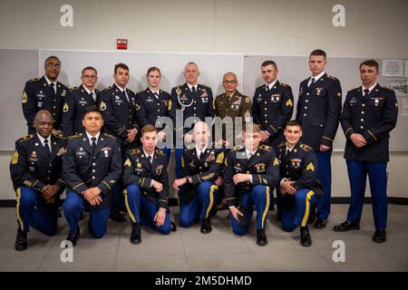 USA Soldaten der Army Reserve vom 807. Medical Command (Deployment Support) nahmen am 4. März 2022 an einem Auftritt-Board des Consortium Best Warrior Competition in Camp Bullis, Texas Teil. Stockfoto