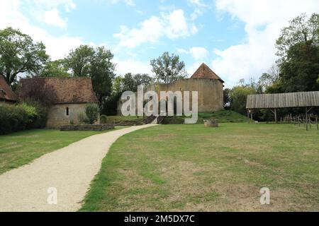 Kapelle und Festung des herrn in Chateau de Crevecoeur, Crevecoeur-en-Auge, Calvados, Normandie, Frankreich Stockfoto