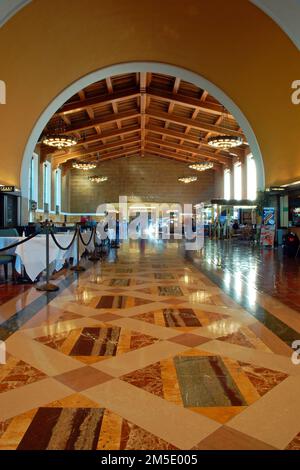 Union Station in Los Angeles ist ein Bahnhof und Verkehrsknotenpunkt im Art déco-Stil Stockfoto