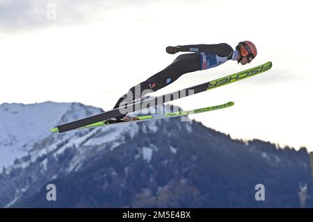 Oberstdorf, Deutschland. 28. Dezember 2022. Karl GEIGER (GER), Action, Sprung. Skispringen, 71. International Four Hills Tournament 2022/23, Eröffnungsveranstaltung in Oberstdorf, Qualifikation am 28. Dezember 2022. AUDI ARENA. ? Kredit: dpa/Alamy Live News Stockfoto