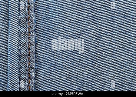Auf Jeans. Denim-Struktur mit feinen Nähten Stockfoto