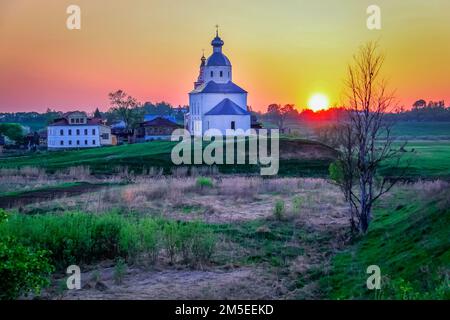 Suzdal Dorf im Goldenen Ring von Russland, idyllische Landschaft Stockfoto