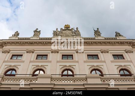 Die Fassade des Albertina-Museums in Wien, Österreich Stockfoto