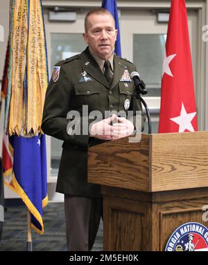 USA Generalmajor der Armee Tom Carden, der Generaladjutant von Georgien, hält Eröffnungsrede am 8. März 2022 im Clay National Guard Center in Marietta, Georgia. Das Verteidigungsministerium von Georgien veranstaltete eine Feier zur Feier des Women’s History Month und des Internationalen Frauentages. Stockfoto