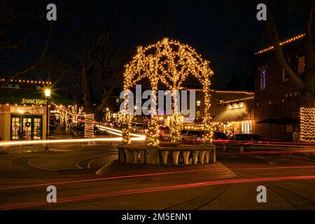 WA22858-00...WASHINGTON - Winterabend im Zentrum von Edmonds in Snohomish County. Stockfoto