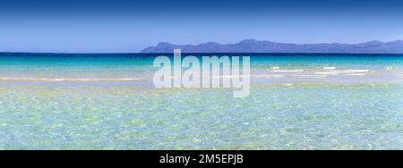 Der Meeresstrand von Playa del Port de Pollensa, Mallorca, ist berühmt für seine Aussicht Stockfoto