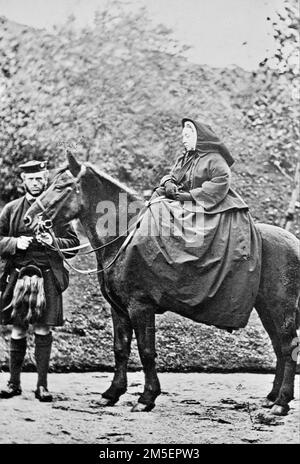 QUEEN VICTORIA (1819-1901) mit ihrem Diener John Brown im Balmoral vom schottischen Fotografen George Wilson schottischer Fotograf - 1863 Stockfoto