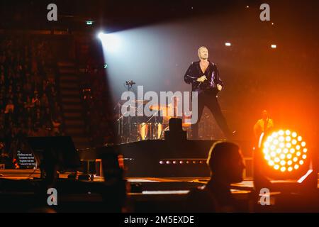 Mailand, Italien. 19. Dezember 2022. Biagio Antonacci tritt am 19. Dezember 2022 live im Mediolanum Forum Assago in Mailand auf (Foto von Alessandro Bremec/NurPhoto). Kredit: NurPhoto SRL/Alamy Live News Stockfoto