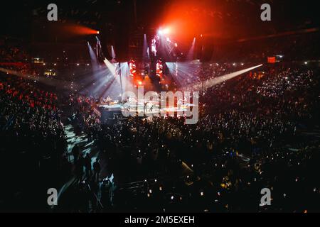 Mailand, Italien. 19. Dezember 2022. Biagio Antonacci tritt am 19. Dezember 2022 live im Mediolanum Forum Assago in Mailand auf (Foto von Alessandro Bremec/NurPhoto). Kredit: NurPhoto SRL/Alamy Live News Stockfoto