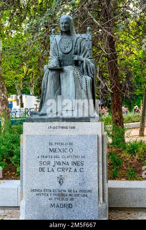 Metallskulptur von Sor Juana Ines de la Cruz. Sie war mexikanische Schriftstellerin und Philosophin. Stockfoto