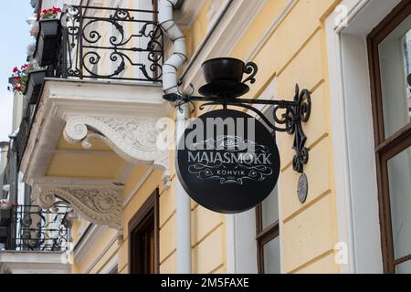 Tallinn, Estland - 4. September 2022: Das Café Maiasmokk ist das älteste in Betrieb befindliche Café in Estland. Stockfoto