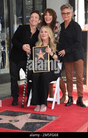 Christina Applegate Star Zeremonie auf dem Hollywood Walk of Fame am 4. November 2022 in Los Angeles, Kalifornien, mit David Faustino, Christina Applegate, Katey Sagal, Amanda Bearse wo: Los Angeles, Kalifornien, USA, wenn: 04. November 2022 Guthaben: Nicky Nelson/WENN Stockfoto