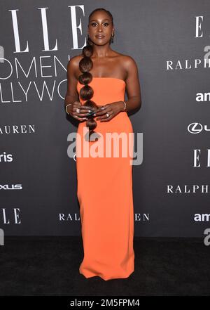 17. Oktober 2022, Los Angeles, Kalifornien, USA: ISSA Rae trifft für ELLE Women in Hollywood im Getty Center ein. (Bild: © Lisa O'Connor/ZUMA Press Wire) Stockfoto