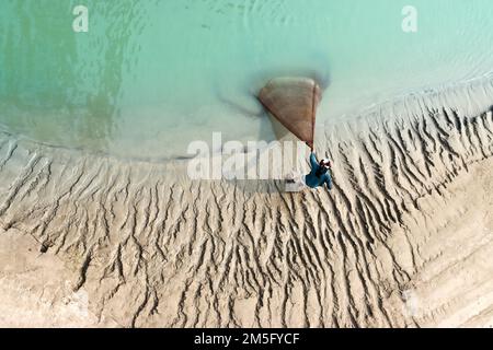 DÜRRE, DAS IST EINE SEHR VERBREITETE LANDSCHAFT IN BANGLADESCH, UND WENN DIESE ZEIT KOMMT, STEHT DIE BEVÖLKERUNG IN BANGLADESCH VOR EINEM SEHR ENTSCHEIDENDEN MOMENT. Stockfoto