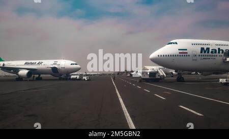 Mahan Air-Flugzeuge Stockfoto