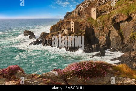 Zerstörten Motor beherbergt von Botallack Tin Mine, in der Nähe von St. Agnes, Cornwall Stockfoto