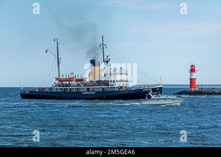 Dampfeisbrecher Stettin, Pier Light, Unterwarnow, Hanse Sail, Warnemünde, Rostock, Mecklenburg-Vorpommern, Deutschland Stockfoto