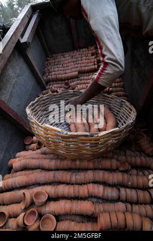 Traditionelle Kulhad-Tassen – Indische Teetassen Stockfoto