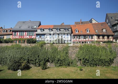 Fachwerkhäuser mit Graben, Hoechst, Main, Frankfurt, Hessen, Deutschland Stockfoto