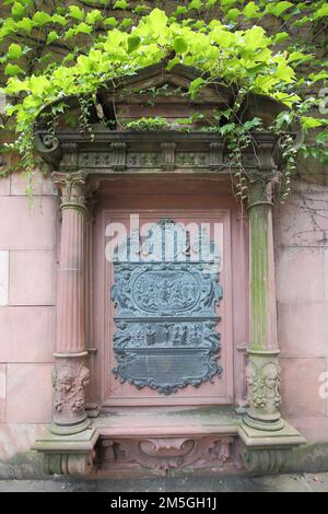 Grabstein von Katharina Elisabeth Aja Goethe mit Inschrift, Mutter von Wolfgang, Liebfrauenschule, Stadtzentrum, Main, Frankfurt, Hessen, Deutschland Stockfoto