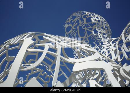 Skulptur Body of Knowledge von Jaume Plansa 2010, Buchstaben, Zahlen, Chaos, Verwirrung, Disorder, Universität Campus Westend, Universität, Campus, Westend Stockfoto