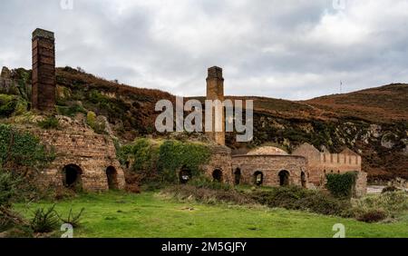 Backsteinöfen bei Porth Wen Stockfoto