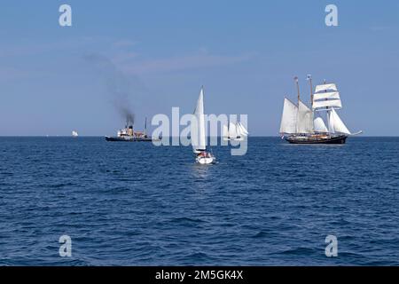 Segelschiffe, Dampfeisbrecher Stettin, Ostsee, Hanse Sail, Warnemünde, Rostock, Mecklenburg-Vorpommern, Deutschland Stockfoto