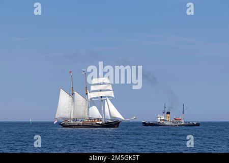 Segelschiff, Dampfeisbrecher Stettin, Ostsee, Hanse Sail, Warnemünde, Rostock, Mecklenburg-Vorpommern, Deutschland Stockfoto