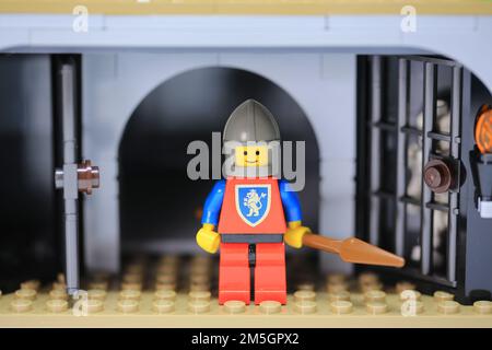 lego-Ritter im Gefängnis Stockfoto