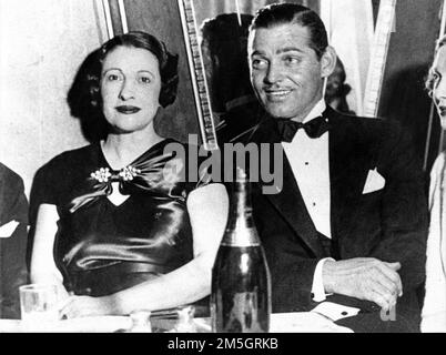 CLARK GABLE und seine 2. Frau RIA LANGHAM GABLE bei einem Hollywood-Event im Jahr 1933 Stockfoto