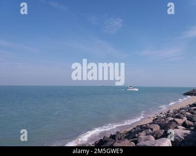 Wunderschöner Blick aufs Meer am Morgen. Stockfoto