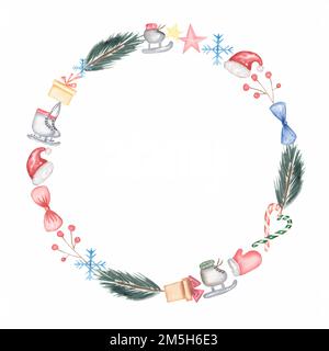 Weihnachtskranz Set Komposition aus Tannenzweigen, Schlittschuhen, Stern, Geschenkbox, weihnachtsmannmütze, Schneeflocke, Holly und anderen. Cover, Einladung, Banner, Gruß Stockfoto