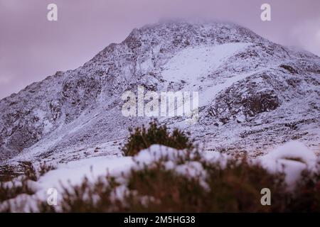 Ogwen Valley in reinem weißen Schnee Stockfoto