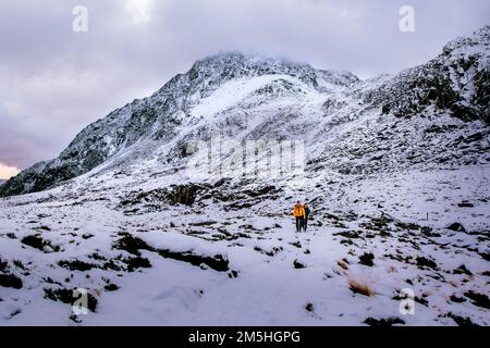 Ogwen Valley in reinem weißen Schnee Stockfoto