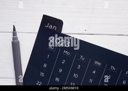 Kalender für 2023 Jahre auf dem Schreibtisch Stockfoto