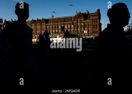 Niederlande, Amsterdam, Sommer 2021. Darstellung des Tourismus und des Alltags in Amsterdam, Niederlande, während der Sommerferien. Foto von M Stockfoto