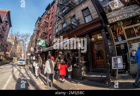 MacDougal Street im Stadtviertel Greenwich Village von New York am Montag, den 26. Dezember 2022. (© Richard B. Levine) Stockfoto