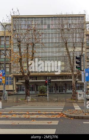 Belgrad, Serbien - 20. November 2022: Universität Belgrad Fakultät für Maschinenbau in der Kraljice Marije Street. Stockfoto