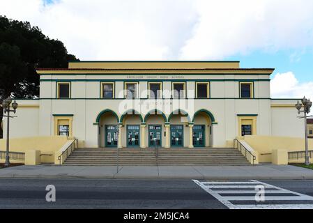 NORWALK, KALIFORNIEN - 28. DEZEMBER 2022: Das Auditorium an der Excelsior High School, ursprünglich Excelsior Union High School genannt, wurde 1903 gegründet. Stockfoto