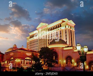 Caesar's Palace Hotel und Casino als Teil des Bellagio Casino auf dem Strip in Las Vegas, Nevada gesehen. Stockfoto
