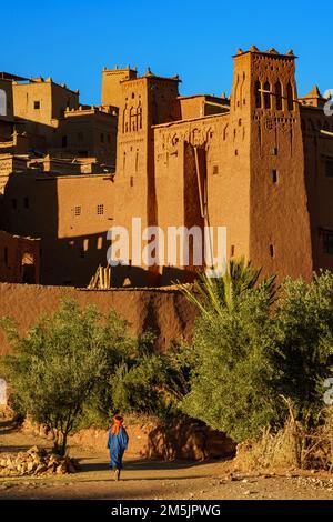 Nordafrika. Marokko. Ksar d'Ait Ben Haddou im Atlasgebirge Marokkos. UNESCO-Weltkulturerbe seit 1987. Die Kasbah des Dorfes Stockfoto