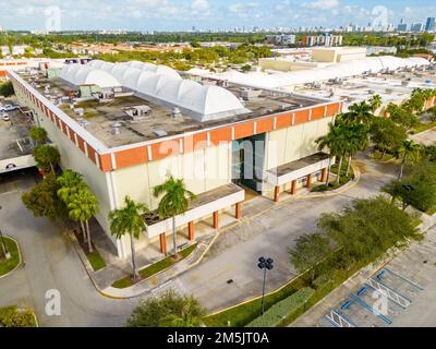 Miami, FL, USA - 29. Dezember 2022: Luftaufnahme der 163. Street Mall North Miami Beach FL Stockfoto