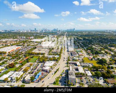 Miami, FL, USA - 29. Dezember 2022: Luftaufnahme der 163. Street Mall North Miami Beach FL Stockfoto